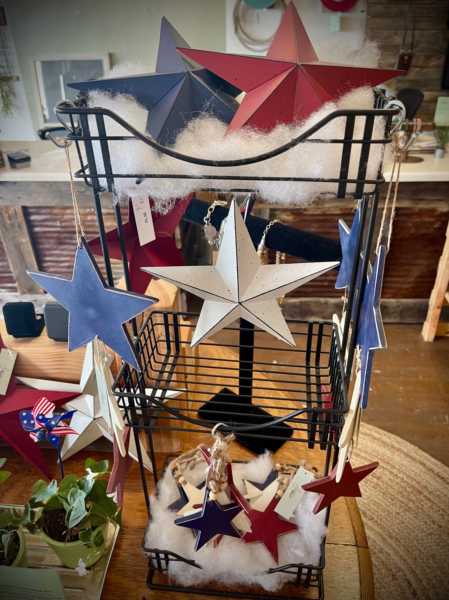 Faceted Metal Star Red Wall Hanging (Large)